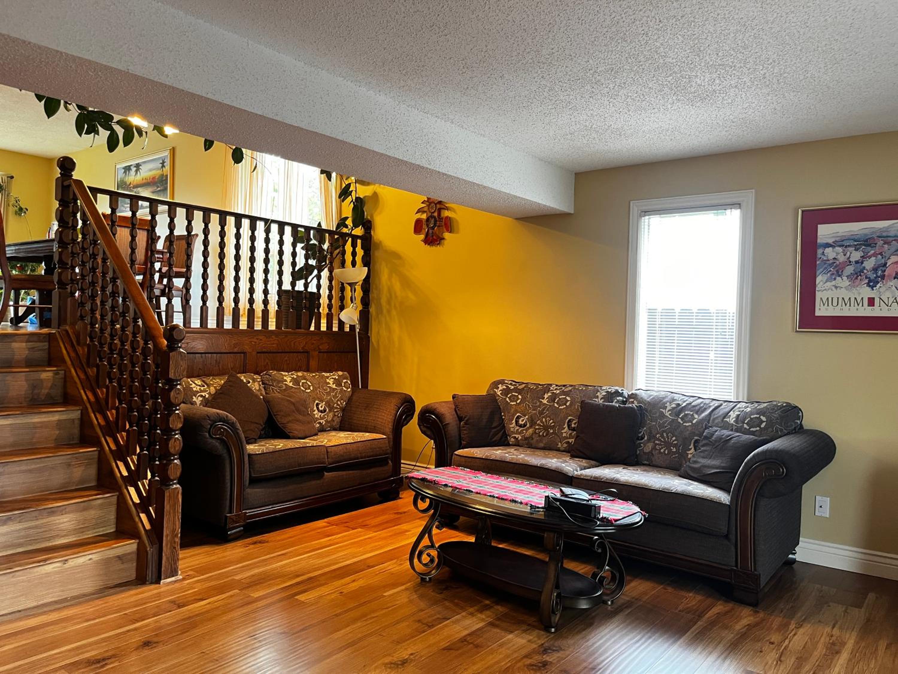 Beautiful room close Airport!