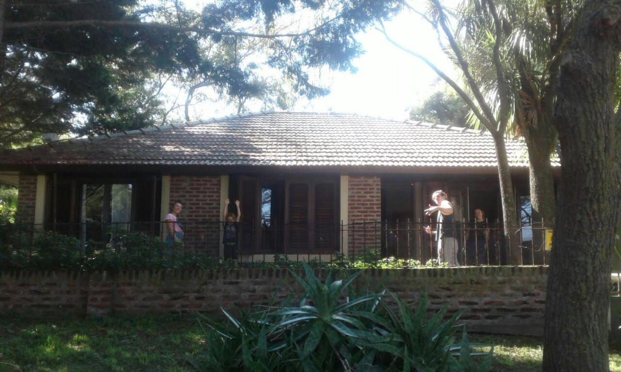 Chalet para 8 o 9 personas, pegado al Bosque Peralta Ramos y a 10 cuadras de las mejores playas del sur de Mar del Plata