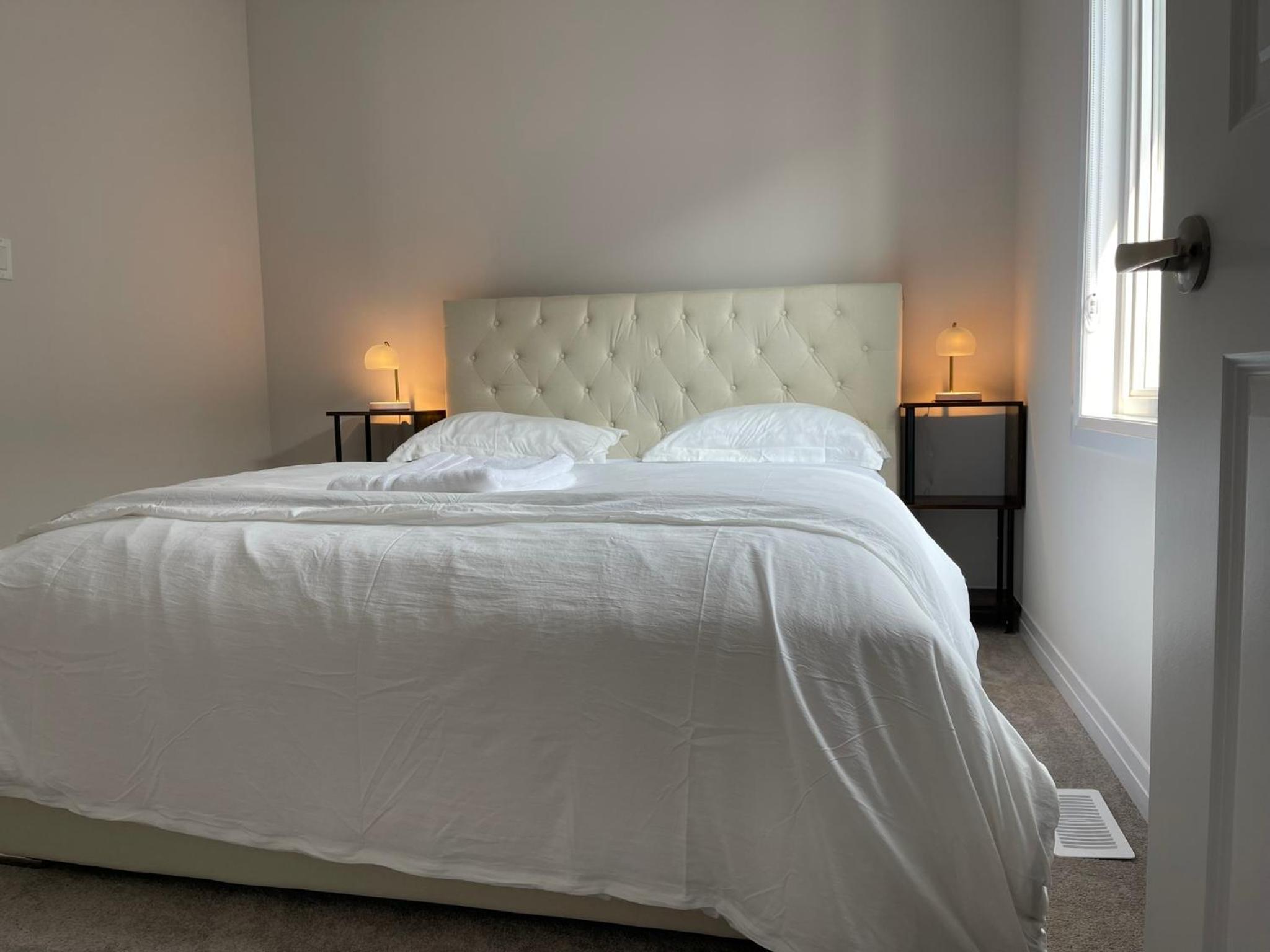 4 Bedroom Detach Home in Cambridge