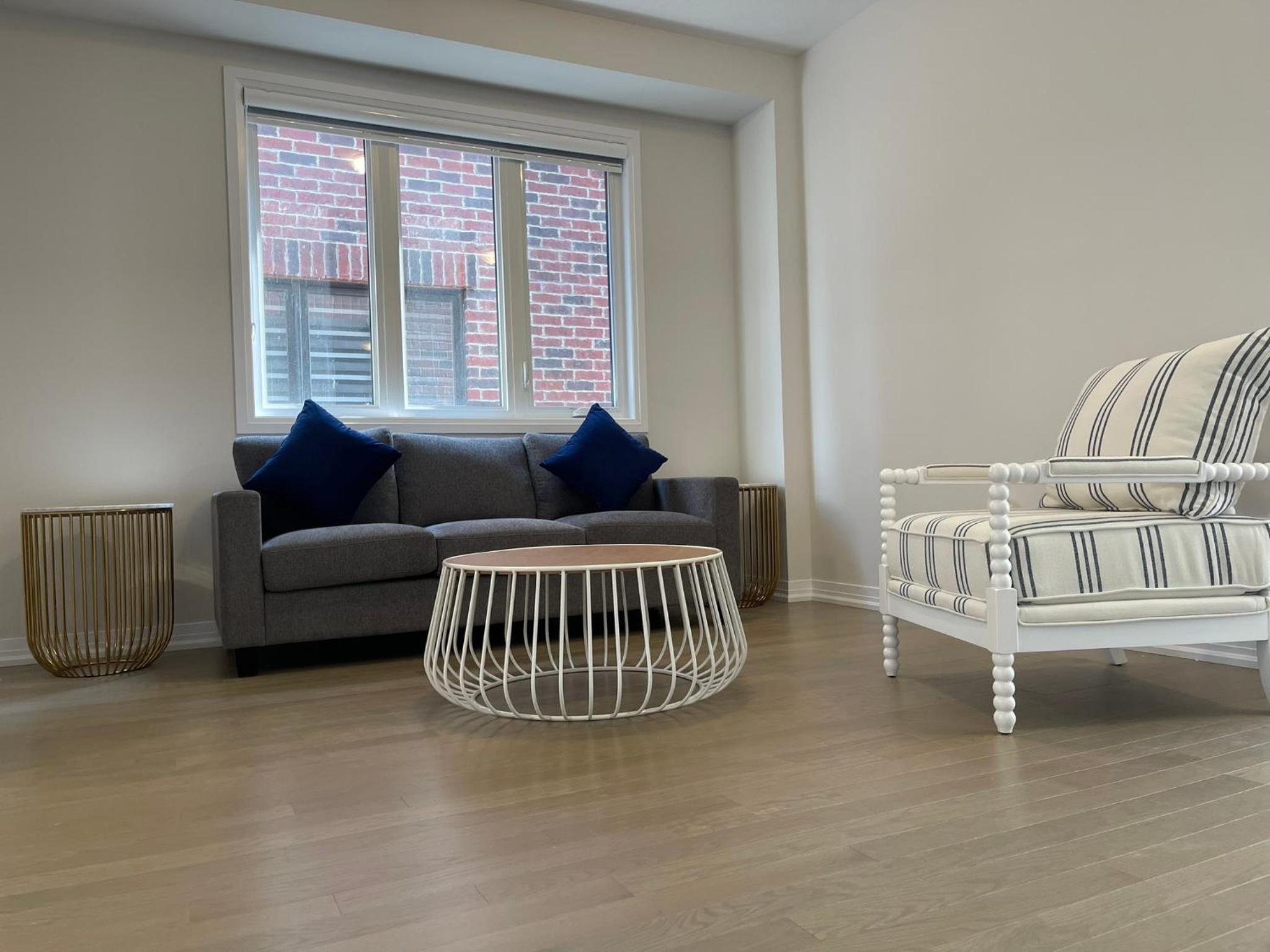 4 Bedroom Detach Home in Cambridge