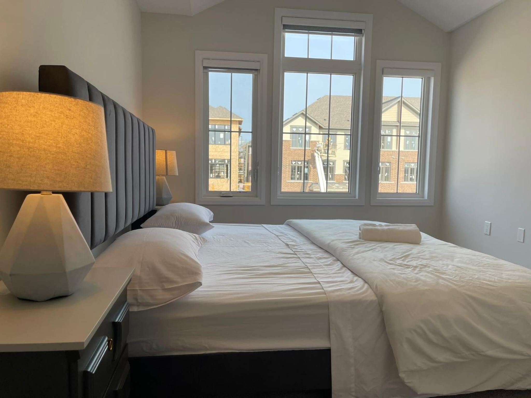 4 Bedroom Detach Home in Cambridge