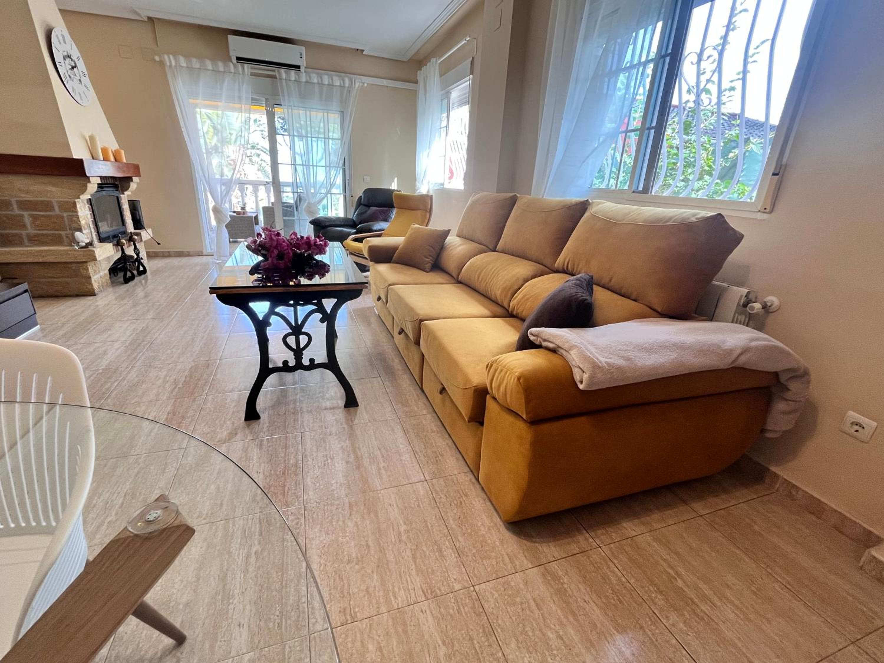 Alquilo chalet completo