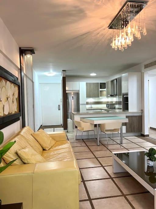 Elegante Apartamento en Costa Azul, con Agua 24H view 3