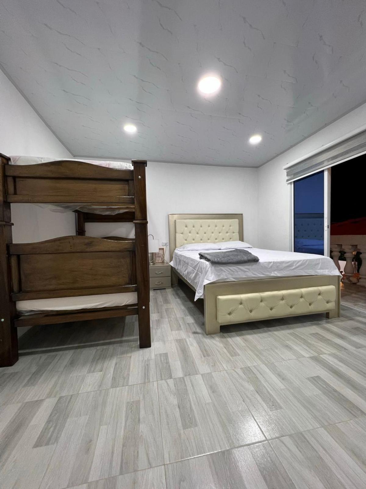 Casa campestre Los Nogales BC