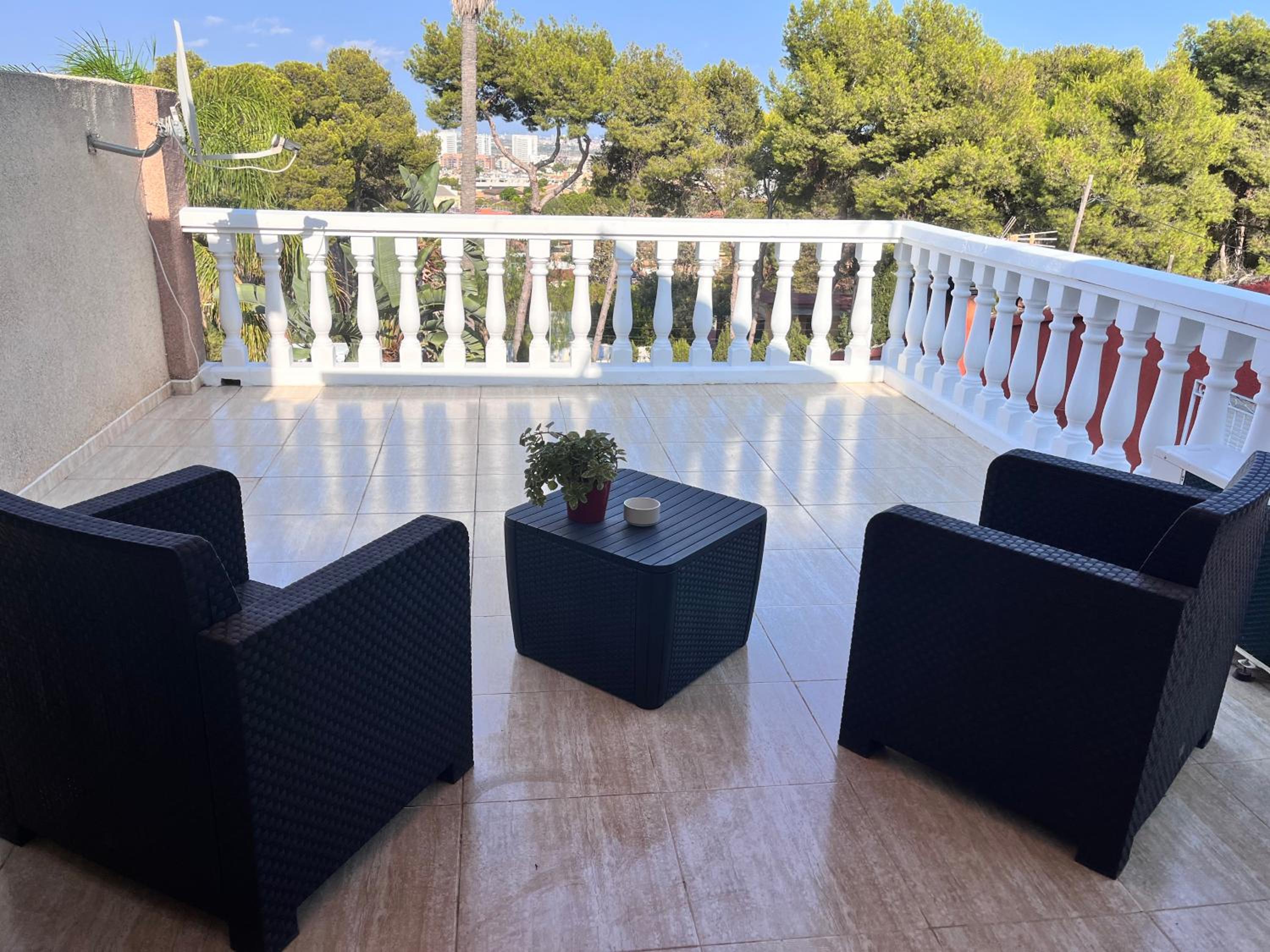 Alquilo chalet completo