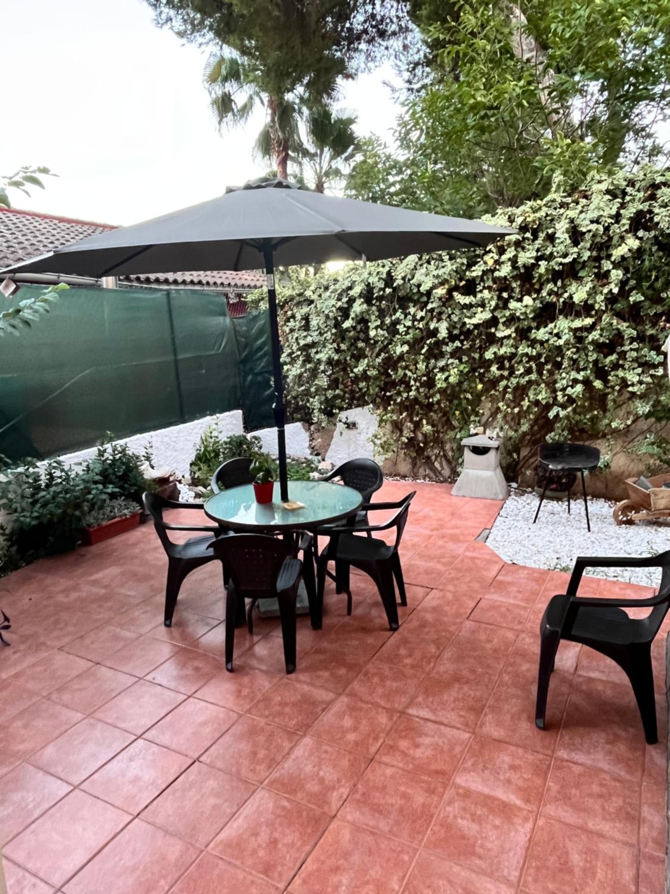 Alquilo chalet completo