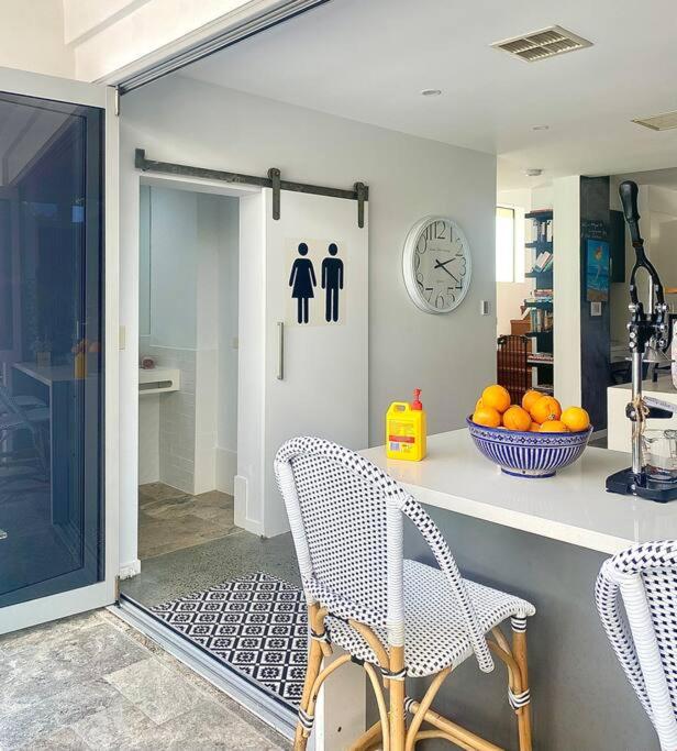 Coolangatta Vacations - Rainbow Bay Dbah Hill Private Pool and Hot tub - Property Image 4