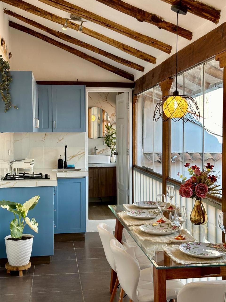 Cozy Cultural Home 7 Angelitos view 2
