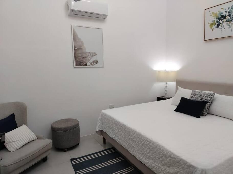 CR Arenal Apartments Familiar