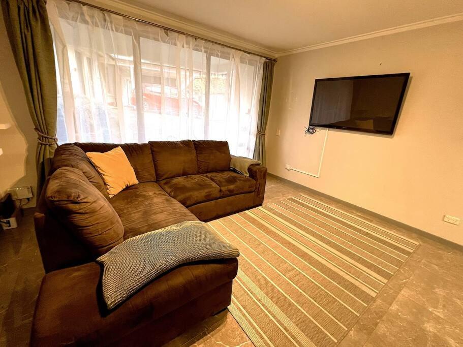 Charming Fernhill Stay view 3