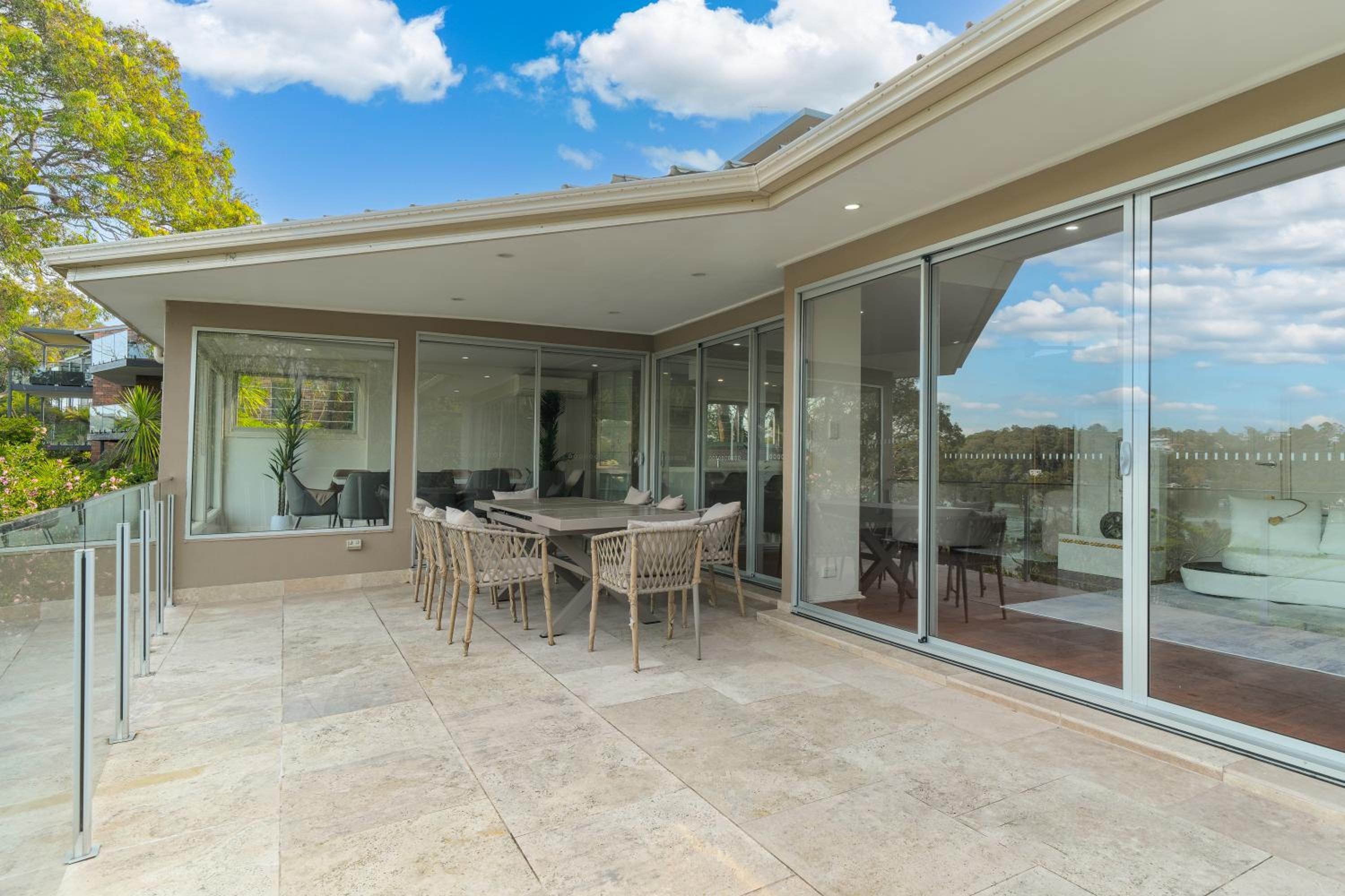 Waterfront Home In Oatley