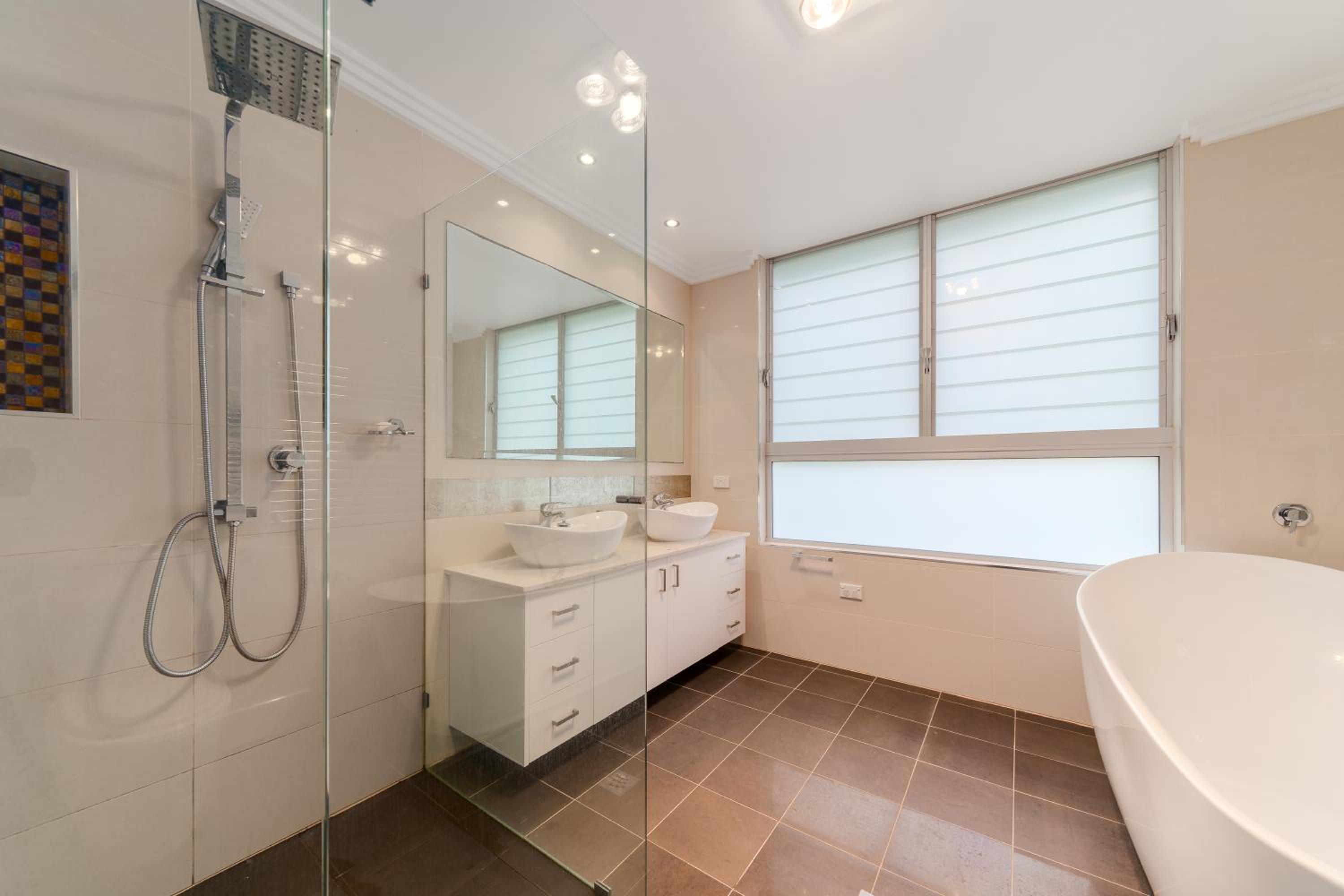Waterfront Home In Oatley