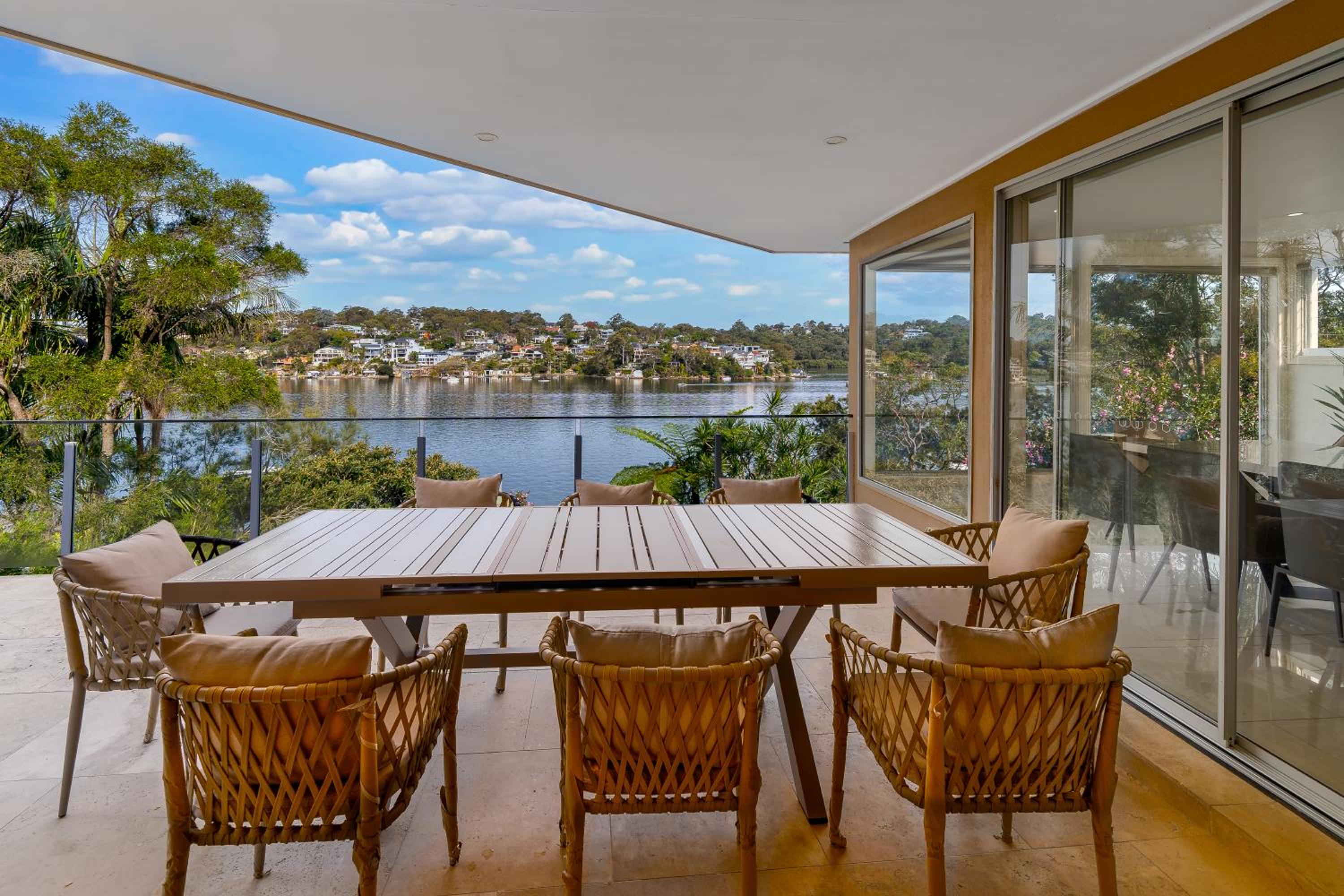 Waterfront Home In Oatley