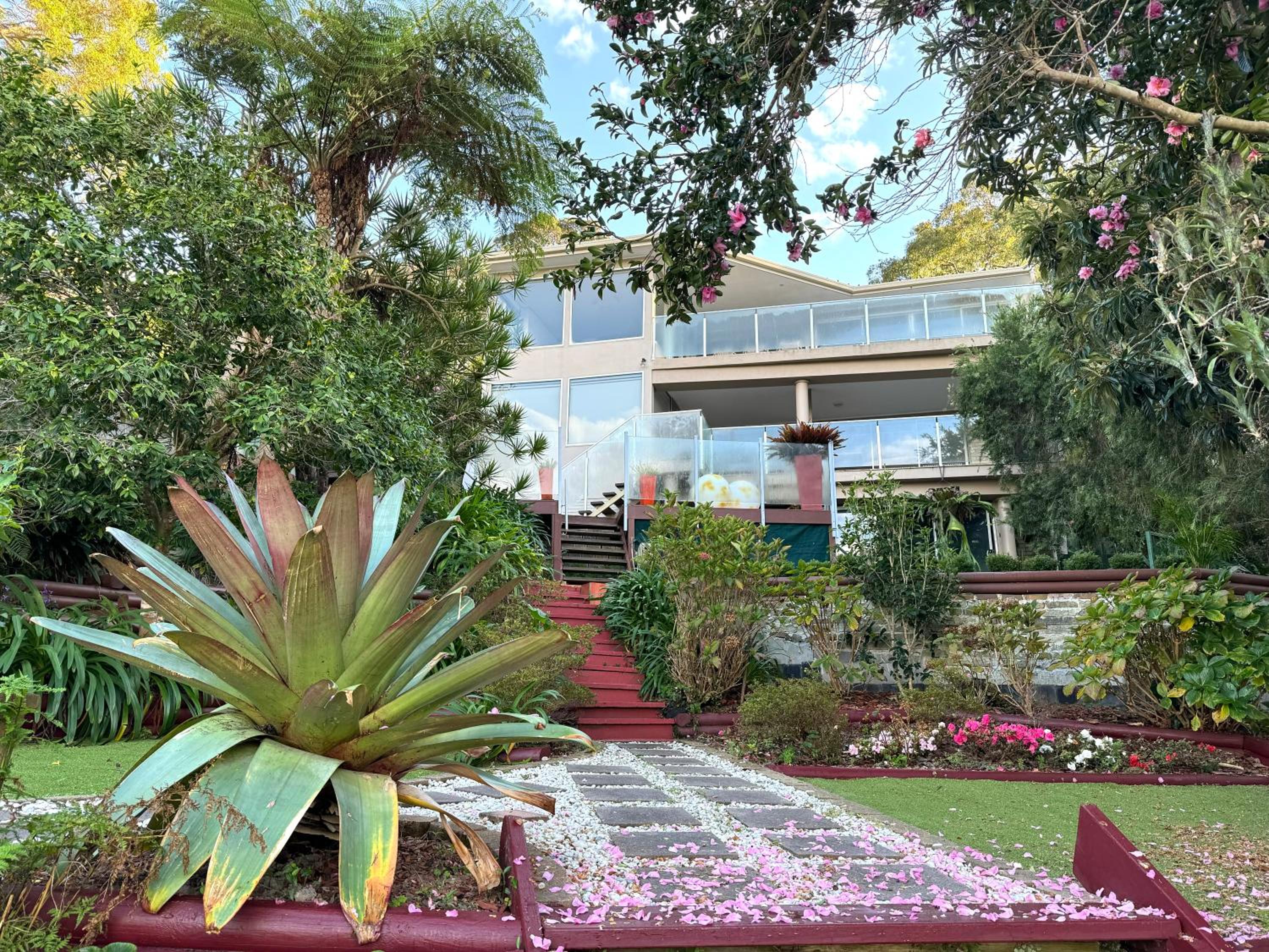 Waterfront Home In Oatley