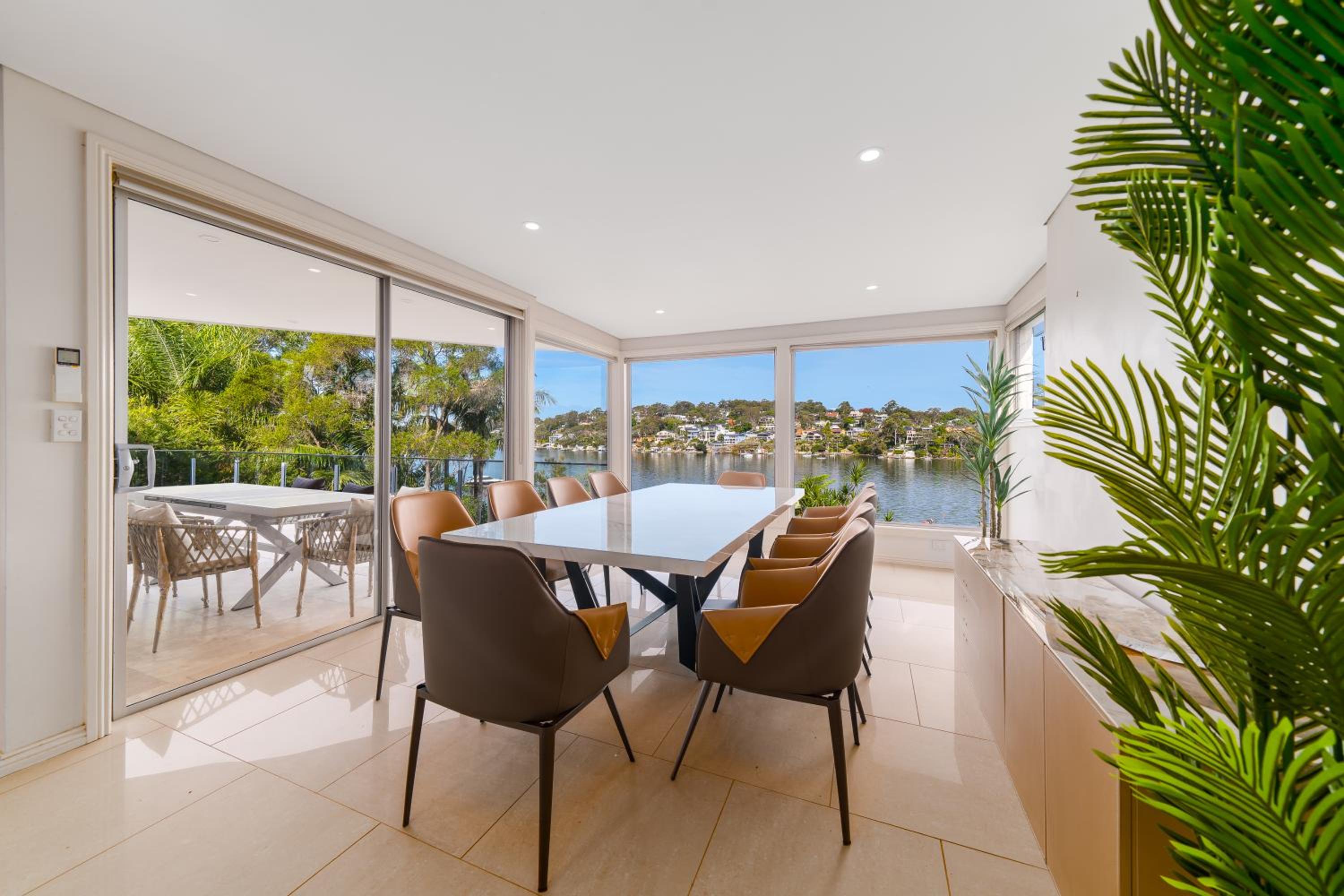 Waterfront Home In Oatley