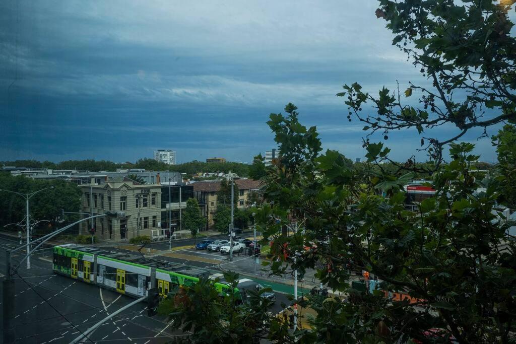Studio in Iconic Heritage Building near Albert Park