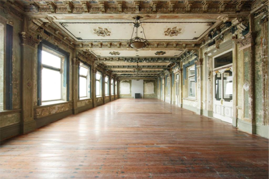 Studio in Iconic Heritage Building near Albert Park
