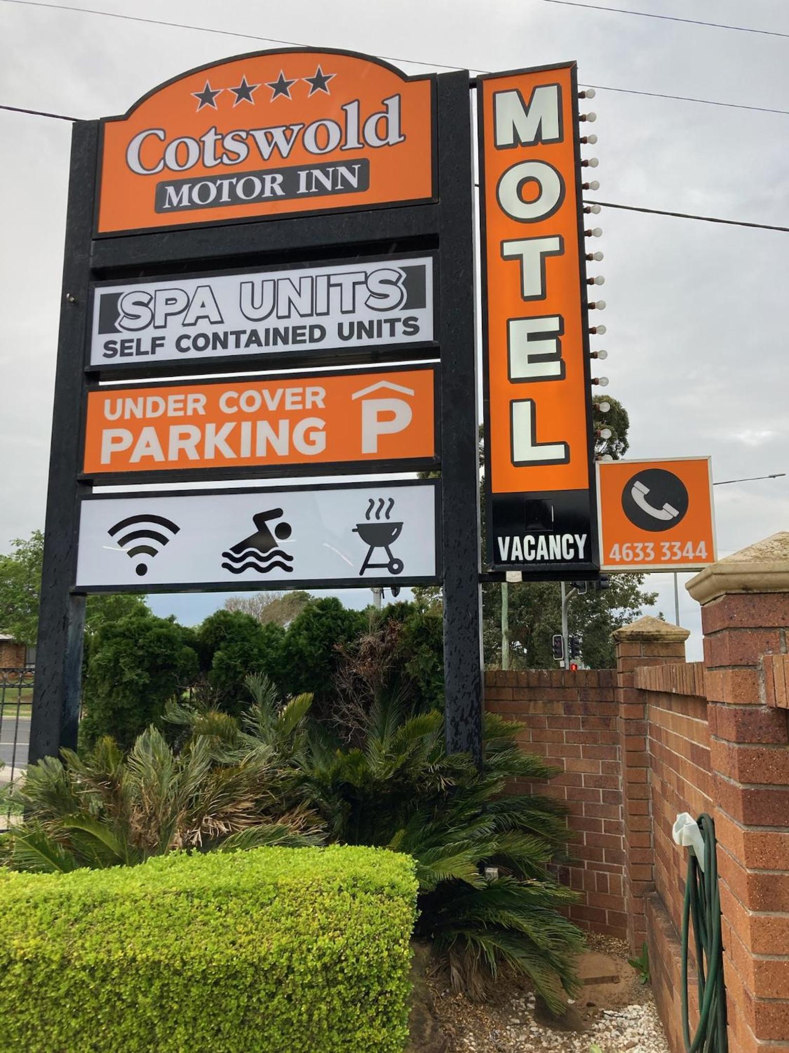 Cotswold Motor Inn