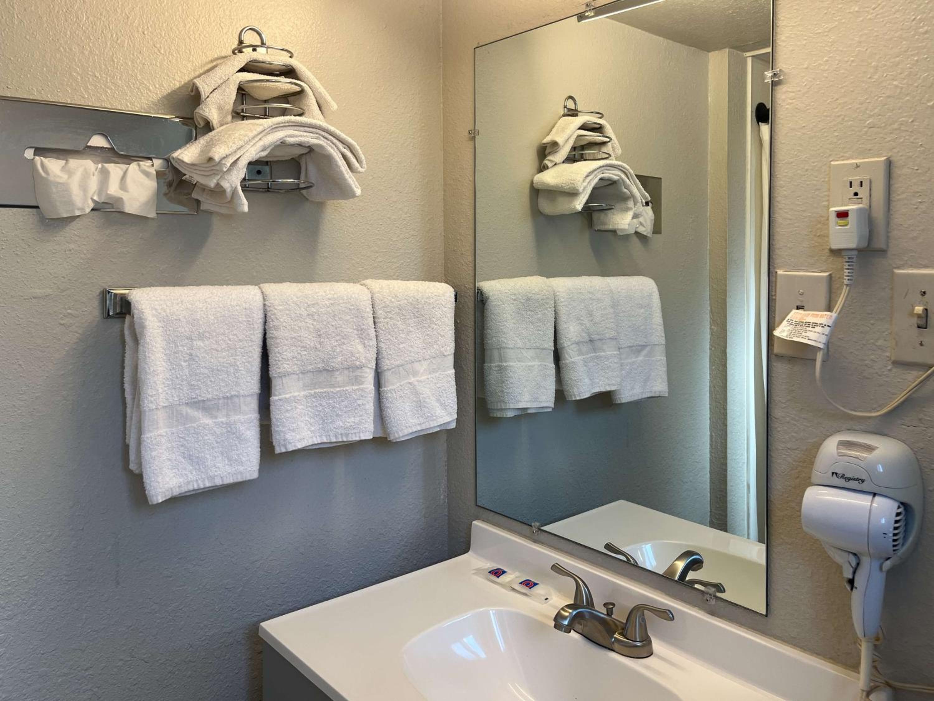 Motel 6 Artesia, NM view 4