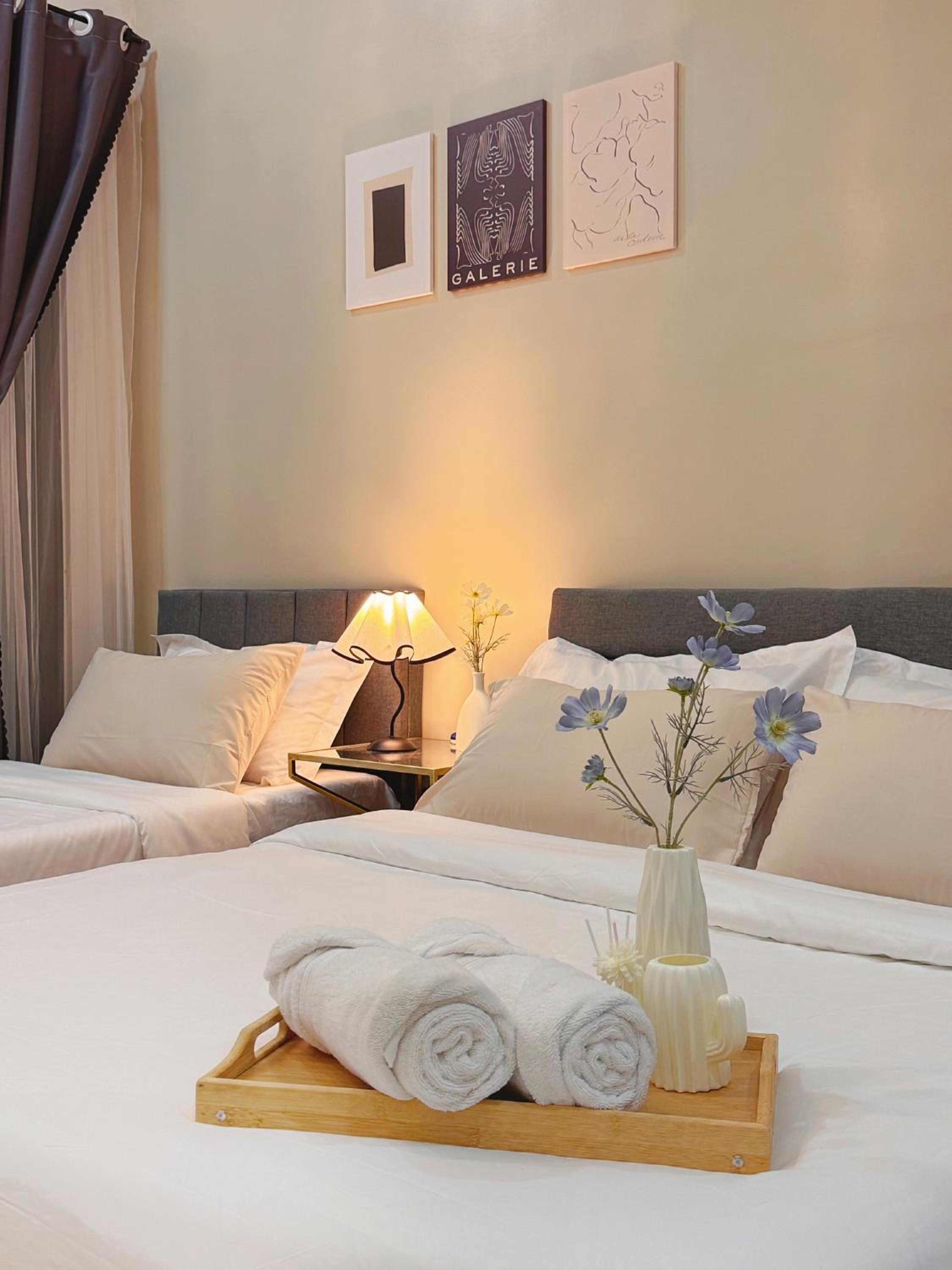 Wind Serenity at Country Garden Danga Bay with 2CarParks FOC Netflix Access and YouTube Premium 3Beds3Bath for 6-13pax by Minshuku