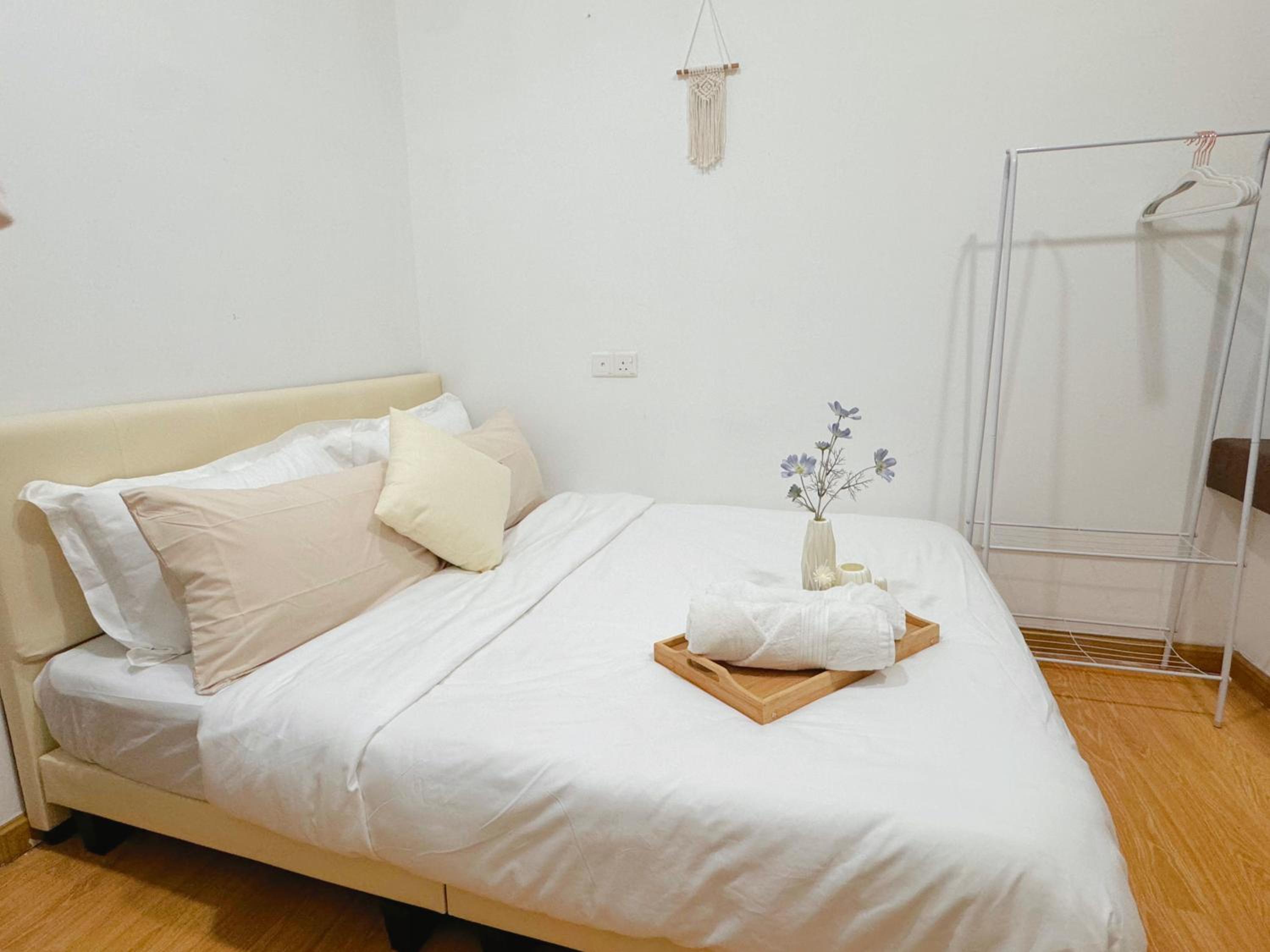 Wind Serenity at Country Garden Danga Bay with 2CarParks FOC Netflix Access and YouTube Premium 3Beds3Bath for 6-13pax by Minshuku