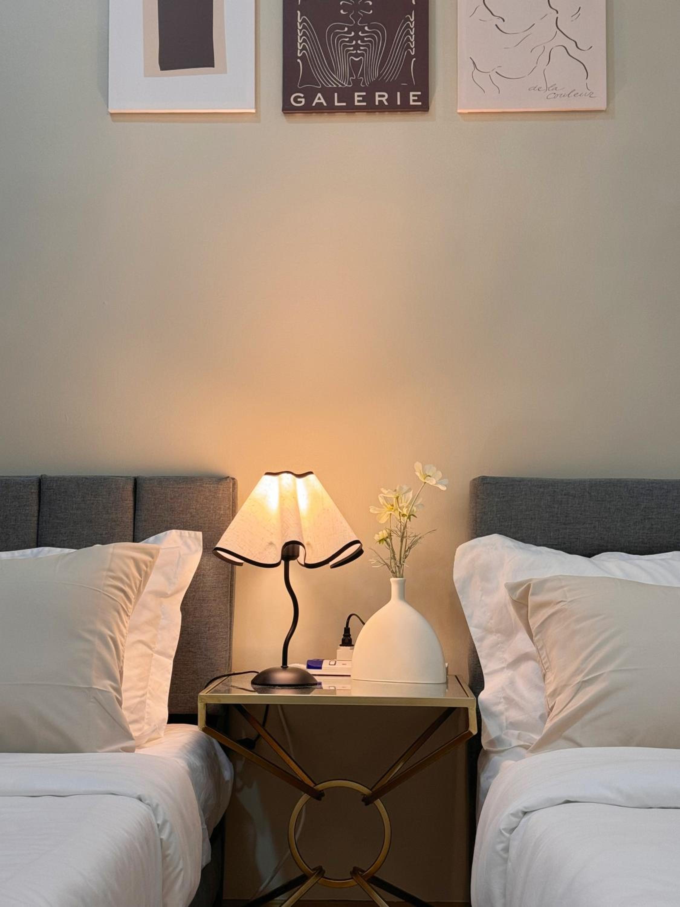 Wind Serenity at Country Garden Danga Bay with 2CarParks FOC Netflix Access and YouTube Premium 3Beds3Bath for 6-13pax by Minshuku