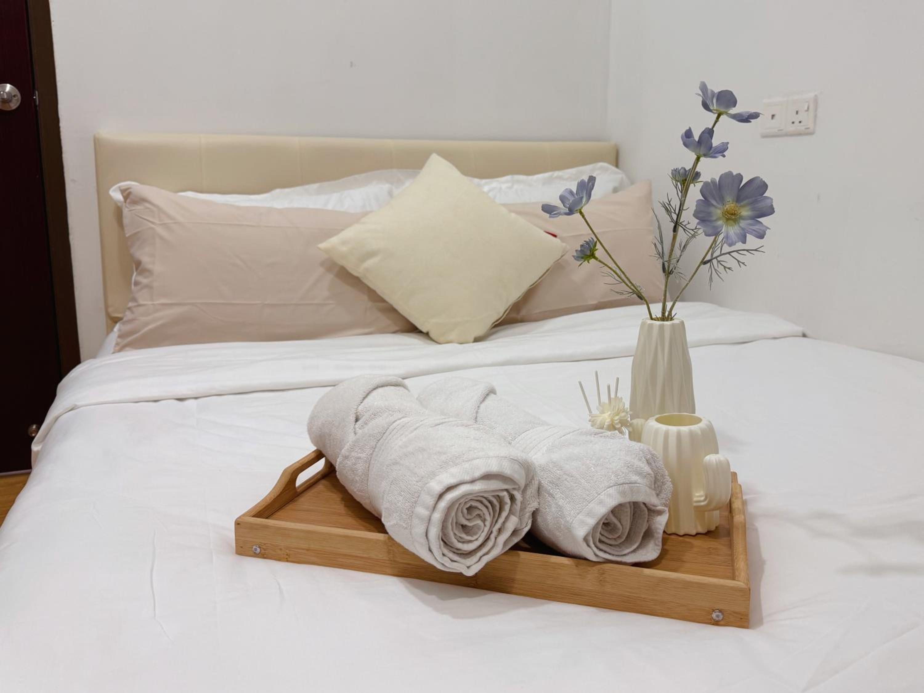 Wind Serenity at Country Garden Danga Bay with 2CarParks FOC Netflix Access and YouTube Premium 3Beds3Bath for 6-13pax by Minshuku