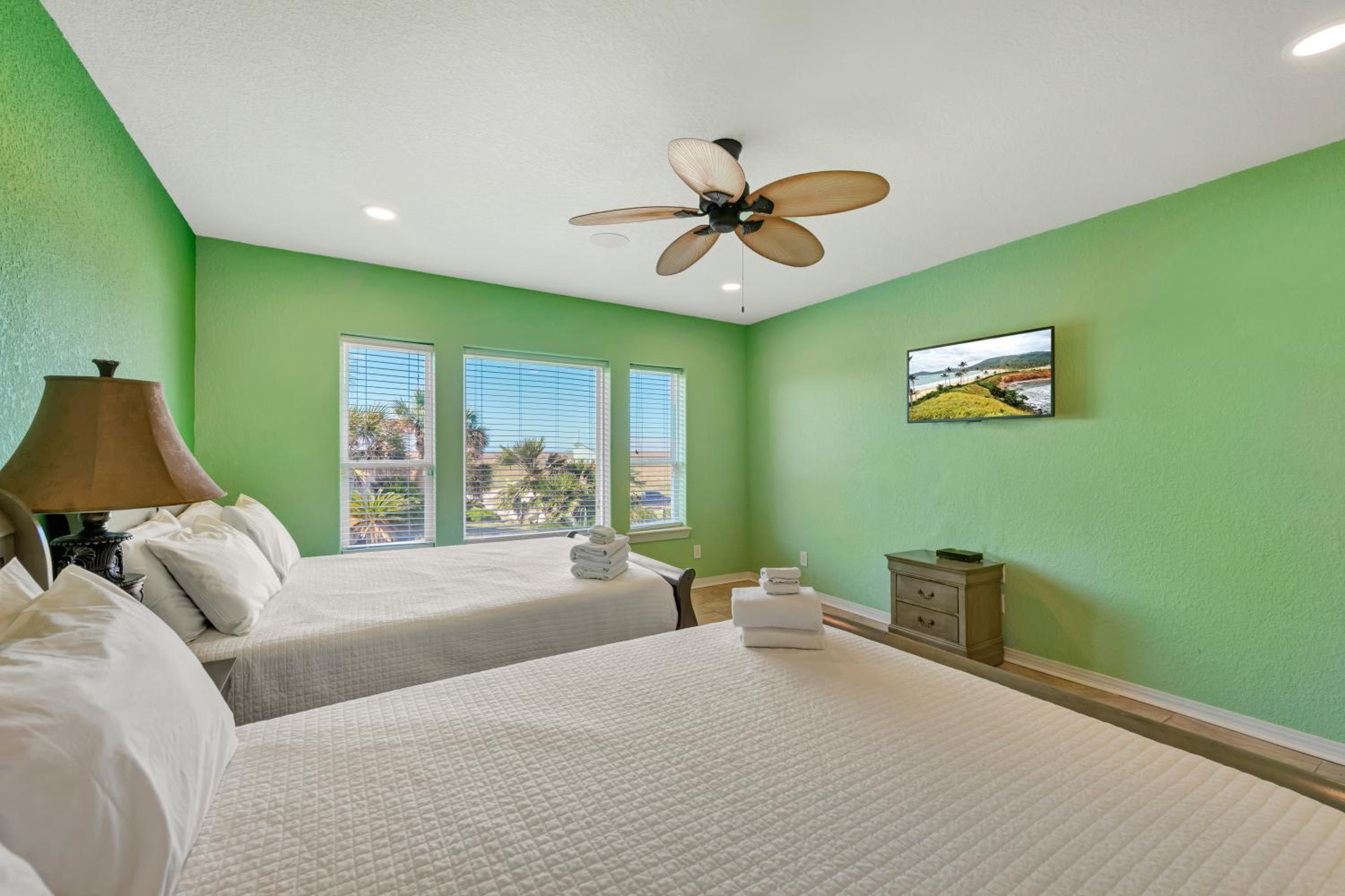 Executive Beach Paradise SH7345
