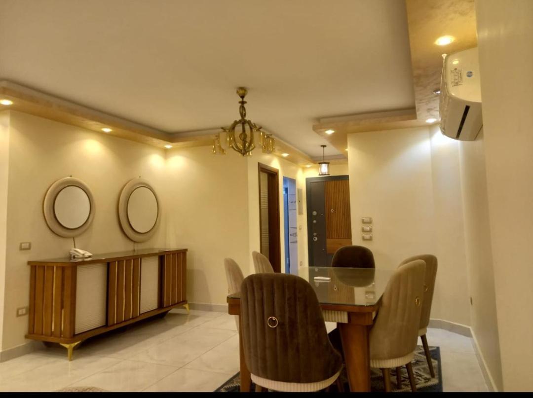 FREE Airport Pick-Up, Luxury Apartment at the centre of Cairo with all facilities