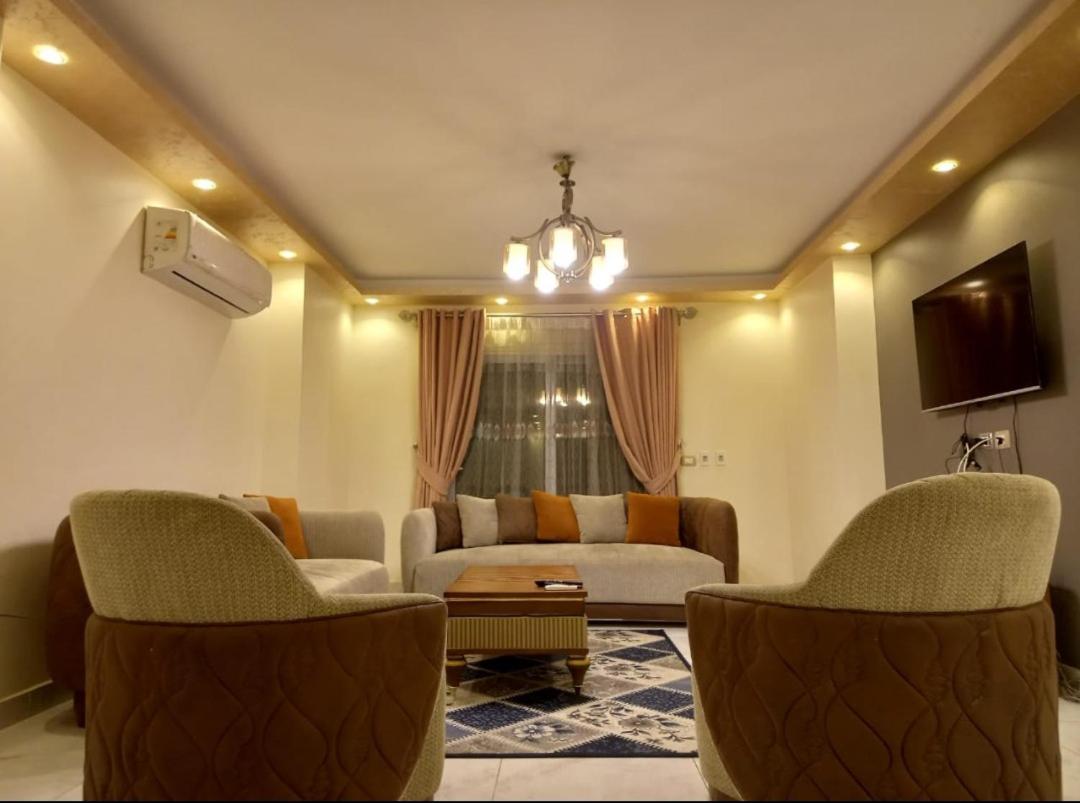 FREE Airport Pick-Up, Luxury Apartment at the centre of Cairo with all facilities