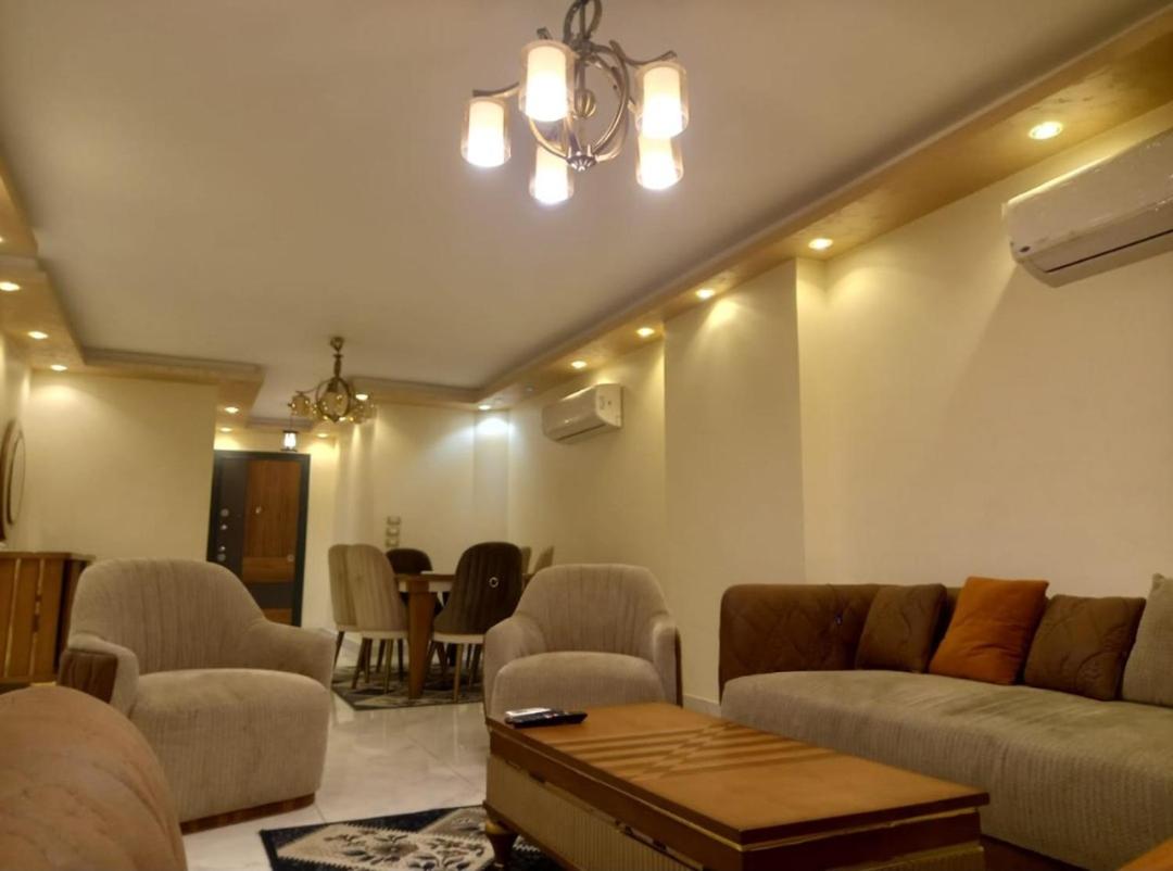 FREE Airport Pick-Up, Luxury Apartment at the centre of Cairo with all facilities
