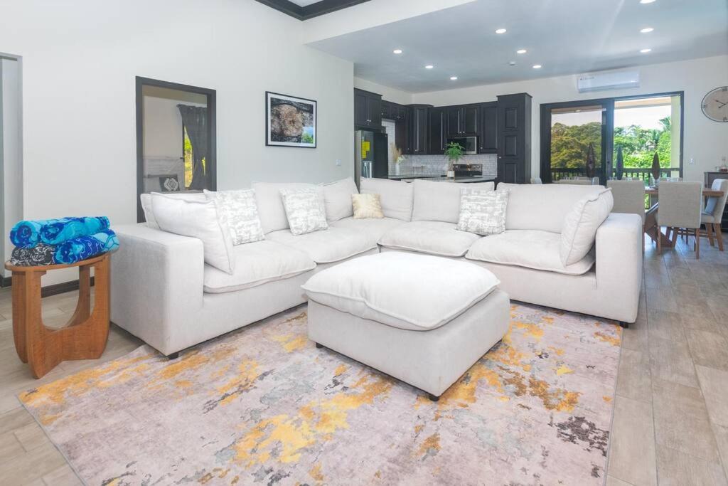 luxury 5 Bdrms-5 Bthms villa with private pool in west end view 5