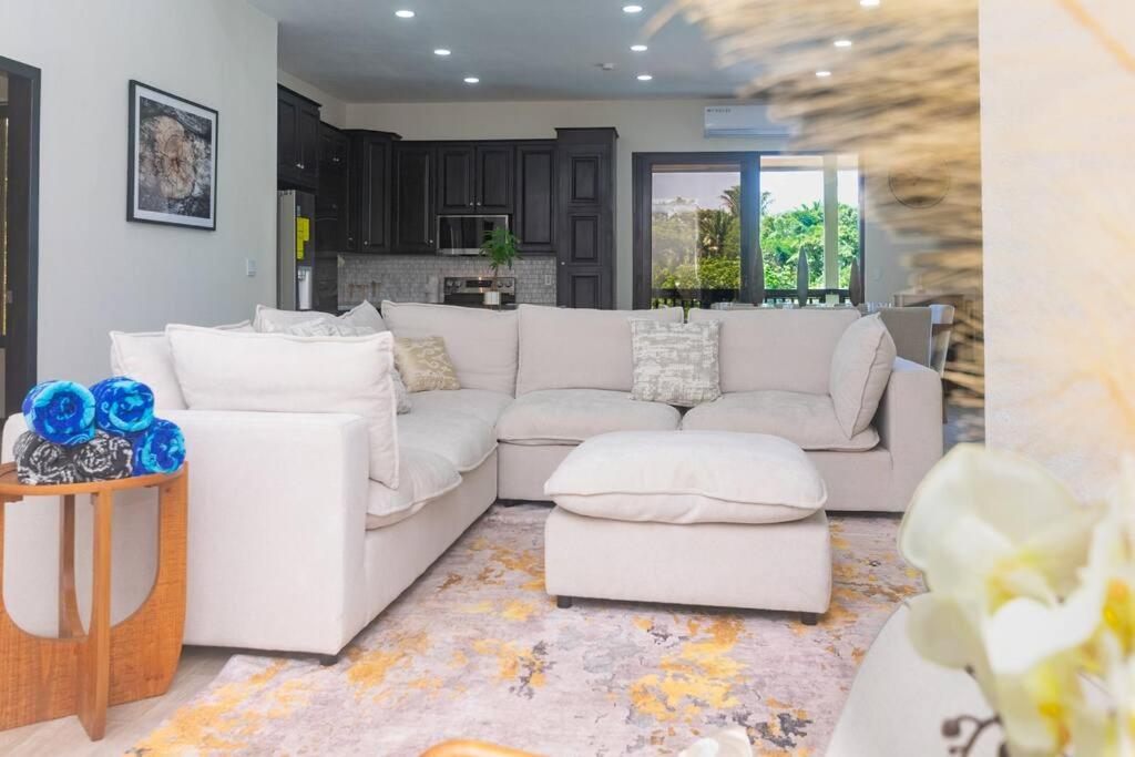 Luxury 3 Bdrms villa with private-pool and full-concierge view 3