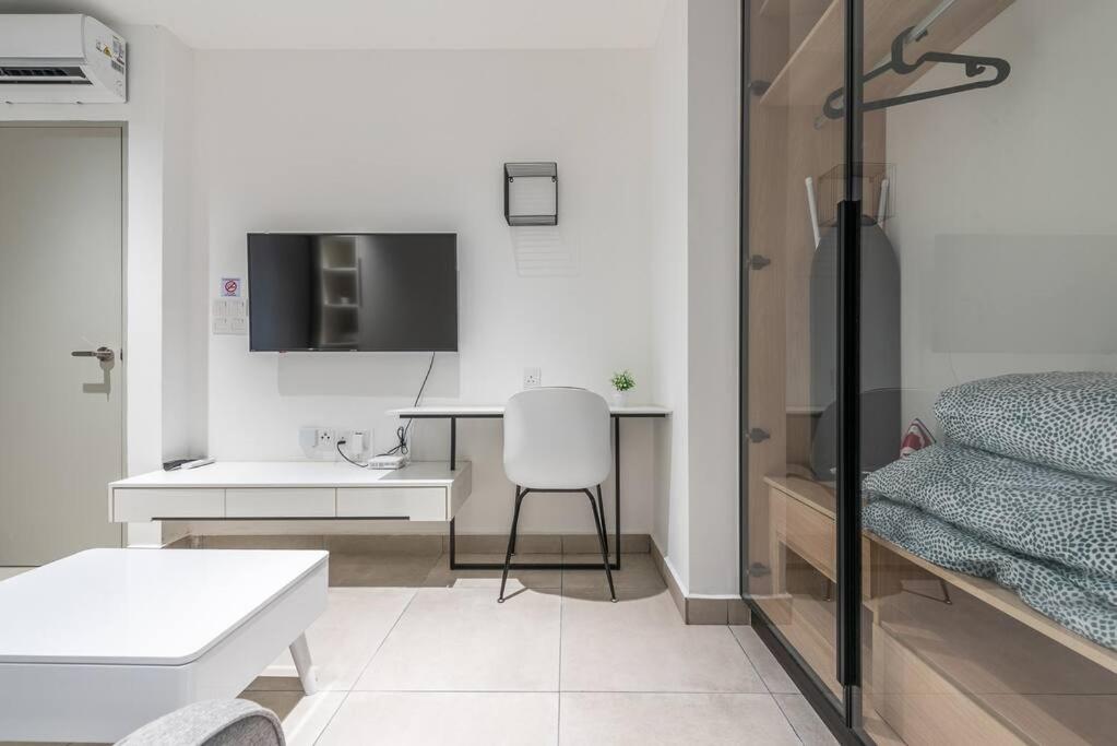 NEAR Subang Airport DK impian studio room 1-2pax photo 6
