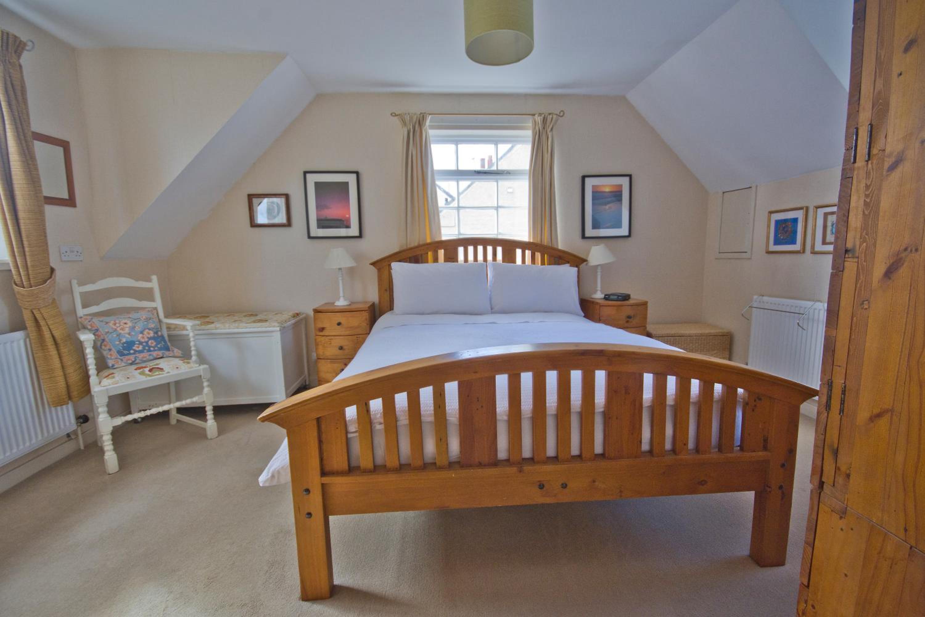 Duck Cottage - Pet-friendly Traditional Rural Home view 5