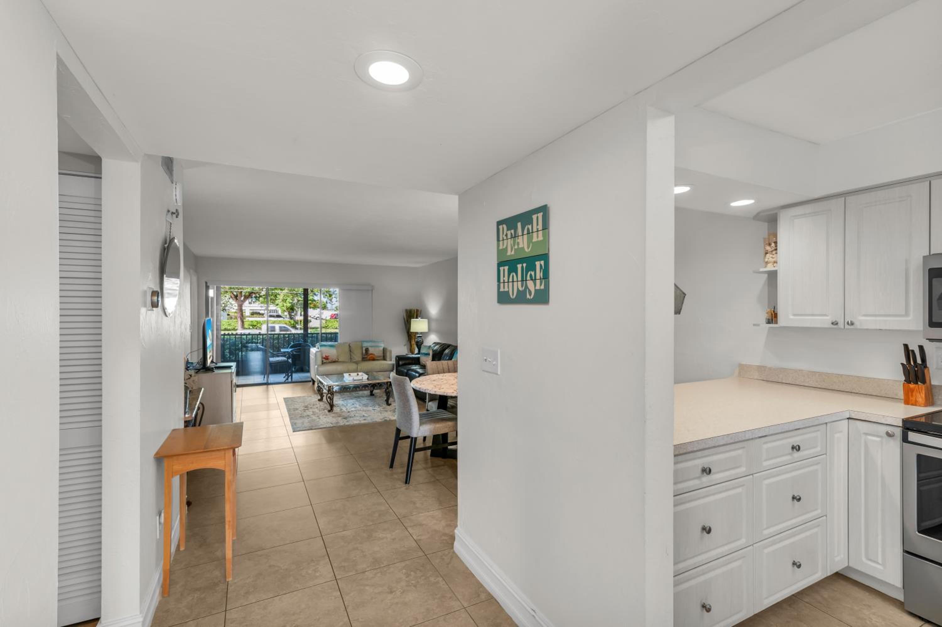 Prime Location I 2 Bed Setup Directly Across Street From South Beach Access