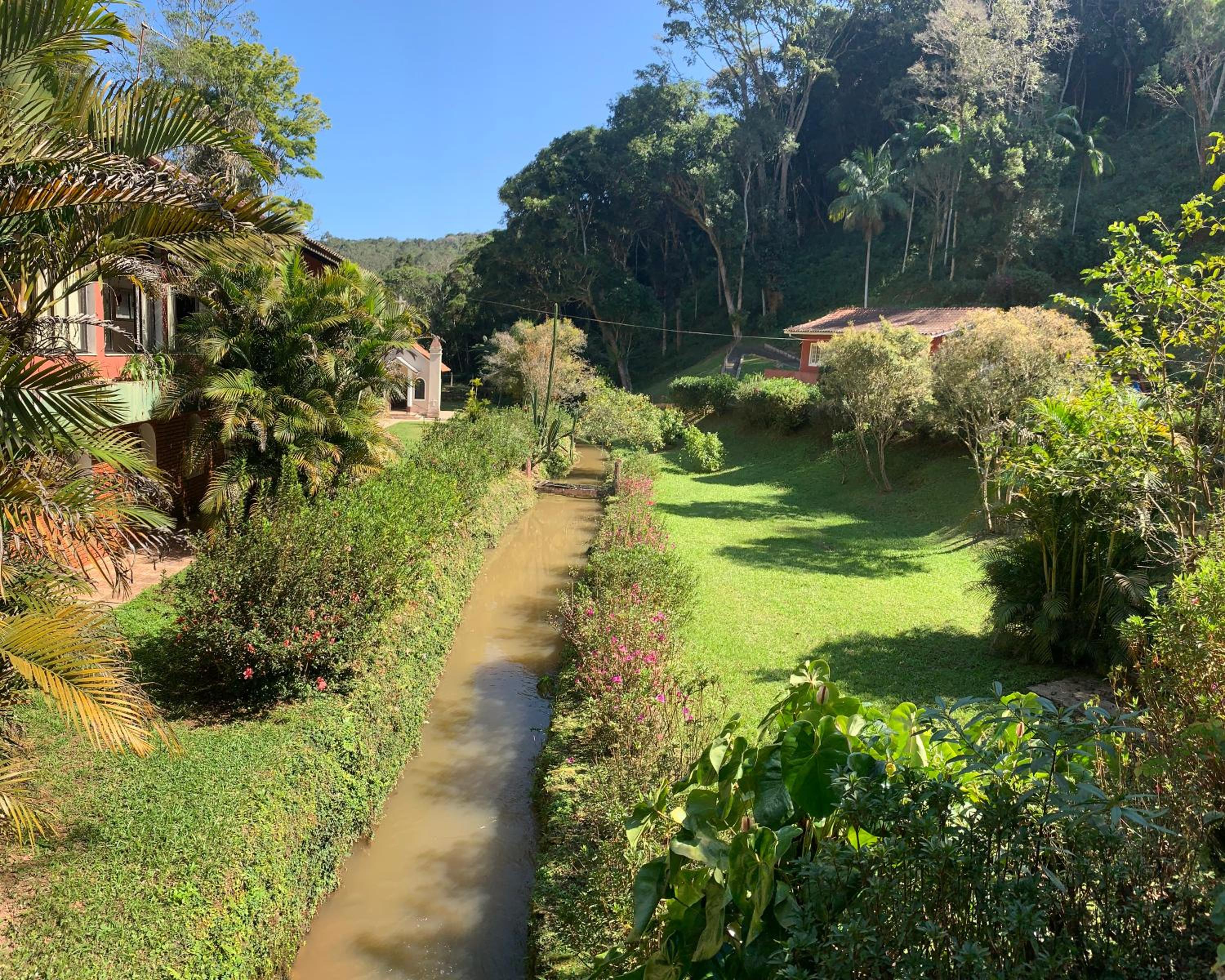Casa de Campo vista para o Lago em Juquitiba SP