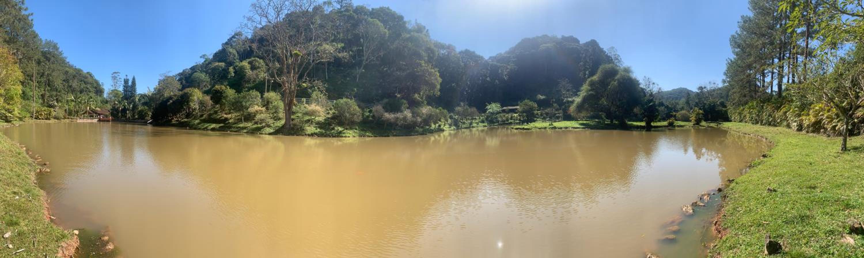 Casa de Campo vista para o Lago em Juquitiba SP