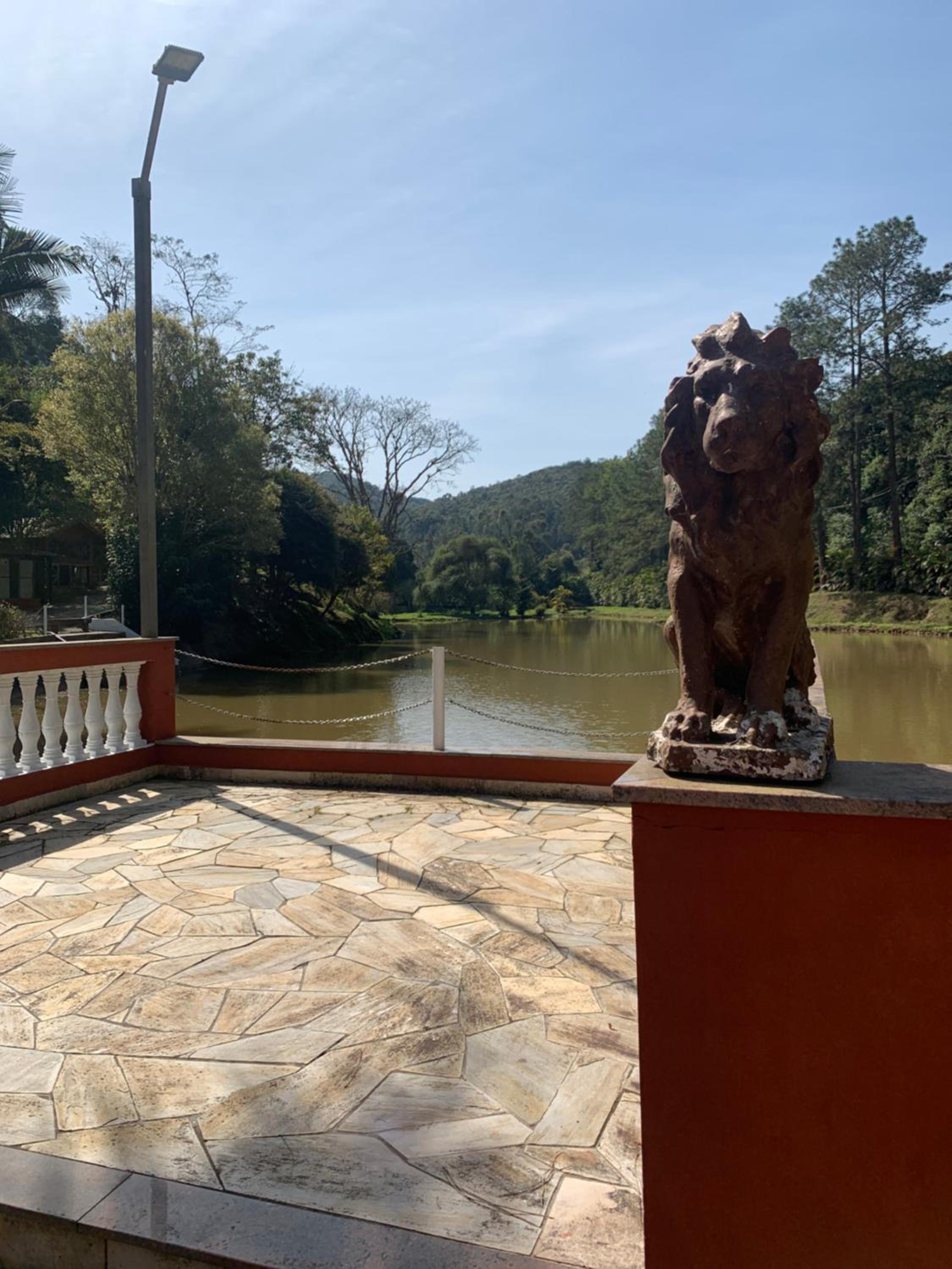 Casa de Campo vista para o Lago em Juquitiba SP
