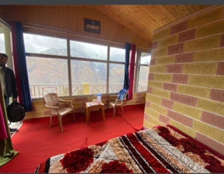Restful Heights Hotel