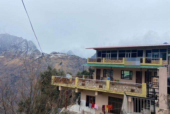 Restful Heights Hotel