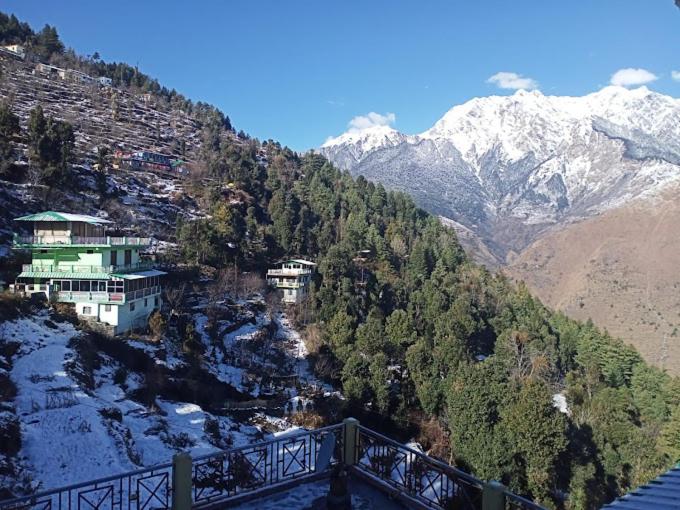 Restful Heights Hotel