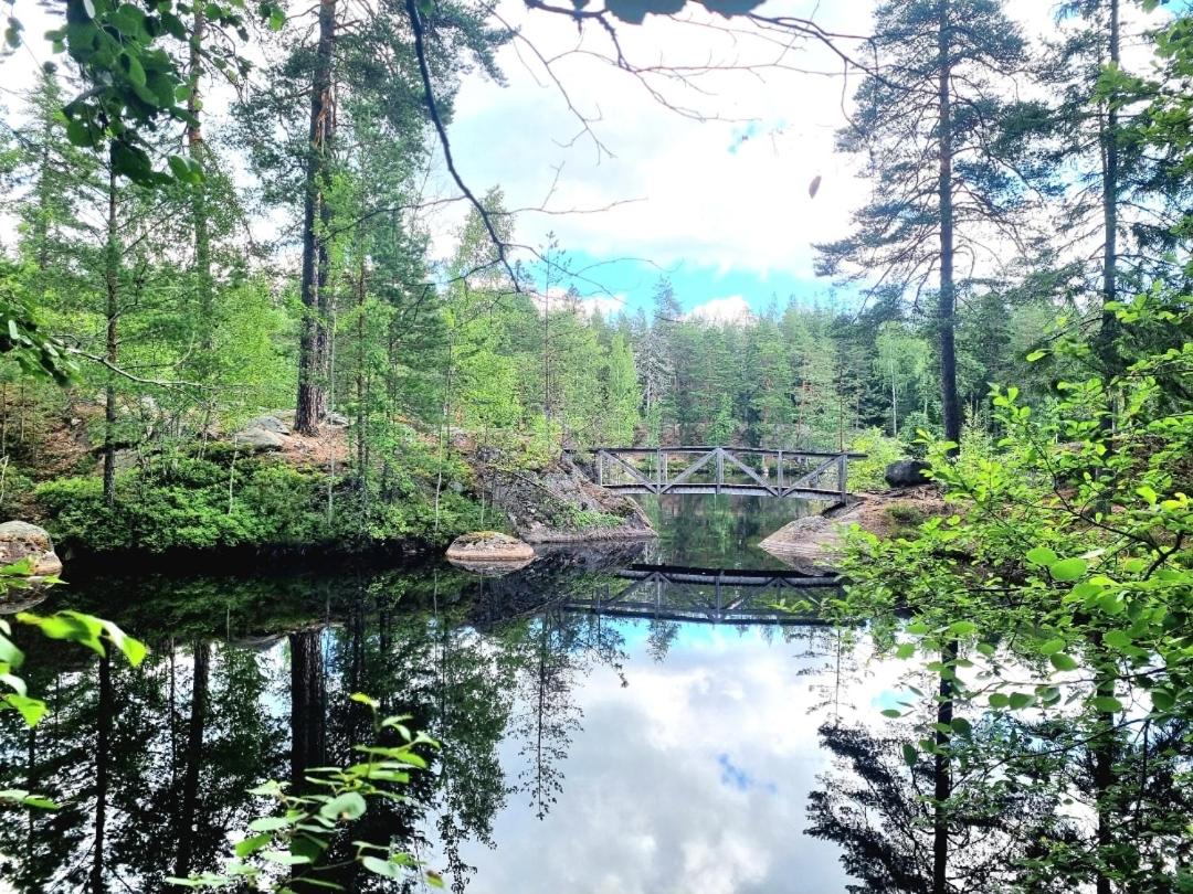 Viihtyisä huvila saunalla Korpilammella