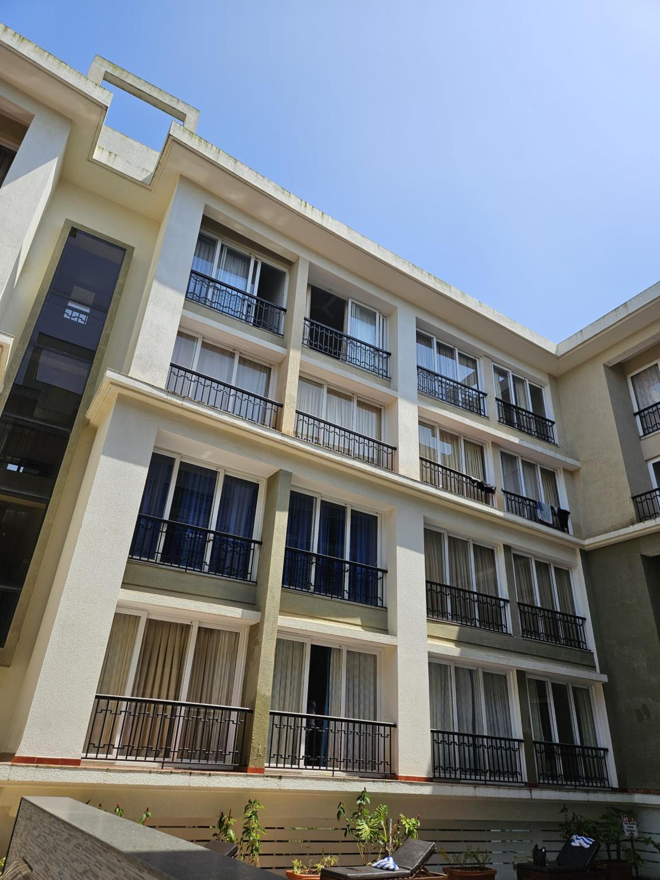 Bellagio Rezidencia 1 BHK Service Apartments