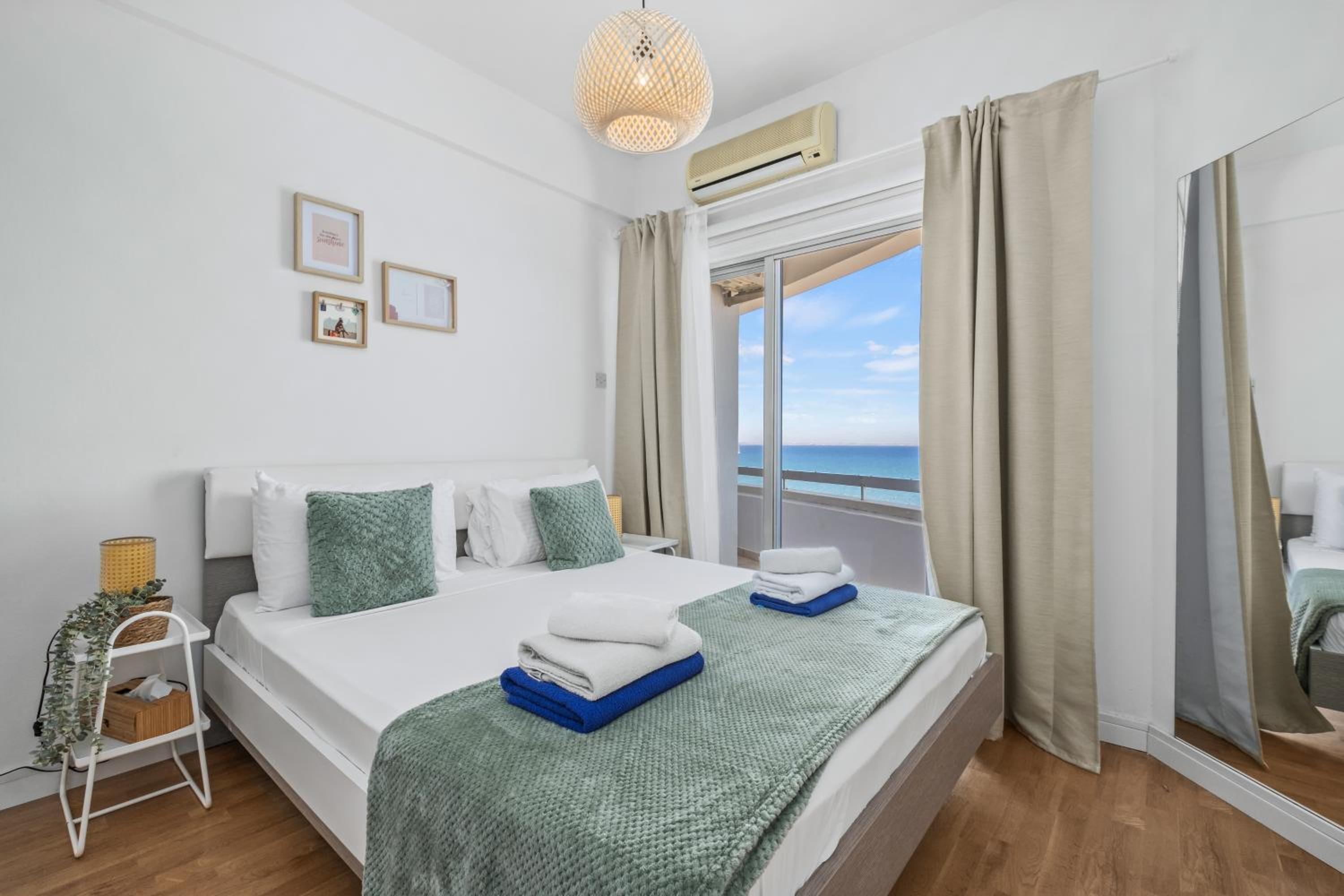 Lazuli Sea View Beachfront- Ap 61