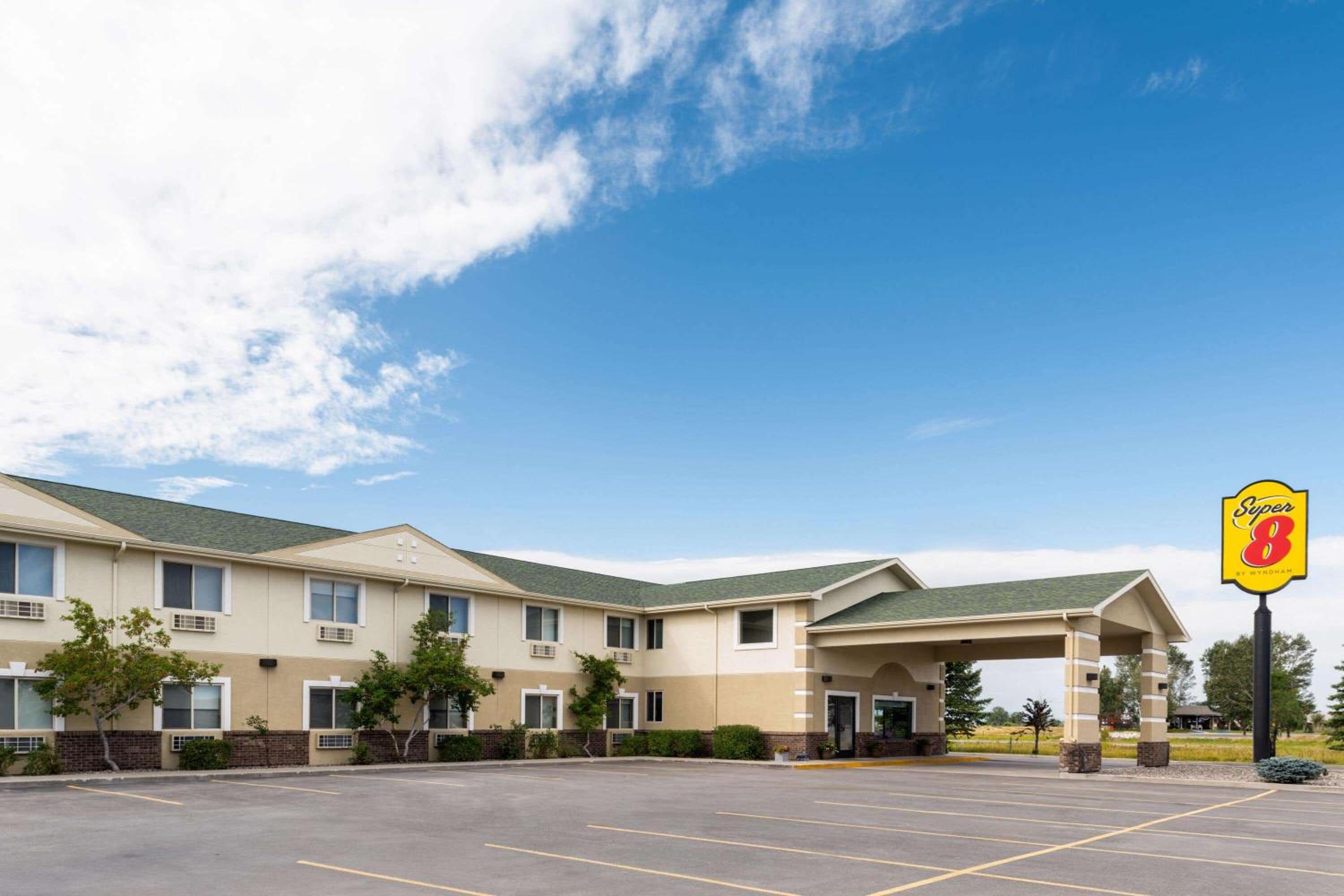 Super 8 by Wyndham Big Timber view 3