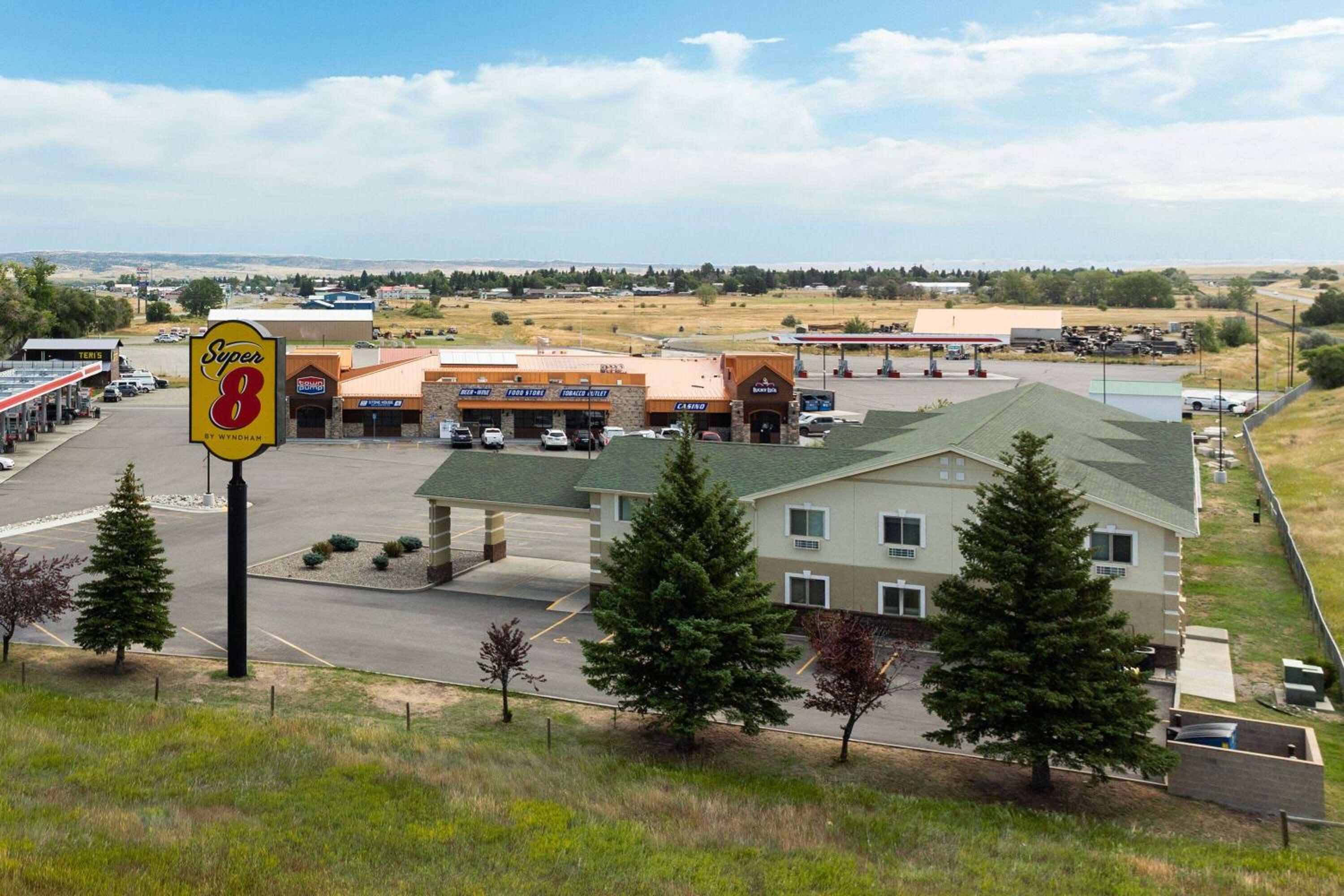 Super 8 by Wyndham Big Timber view 5