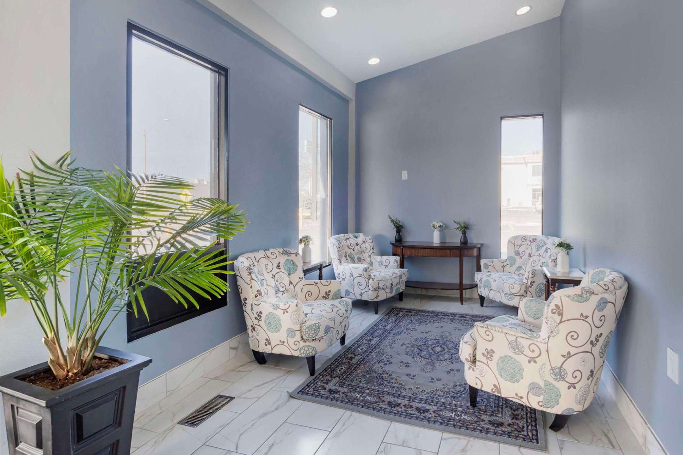 Bloomington Vacations - Quality Inn  Suites Bloomington University Area - Property Image 27