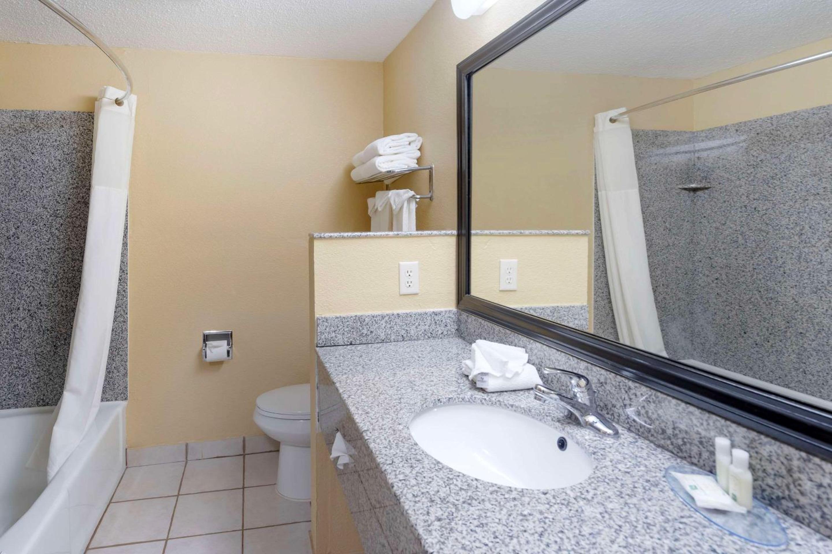 Bloomington Vacations - Quality Inn  Suites Bloomington University Area - Property Image 21