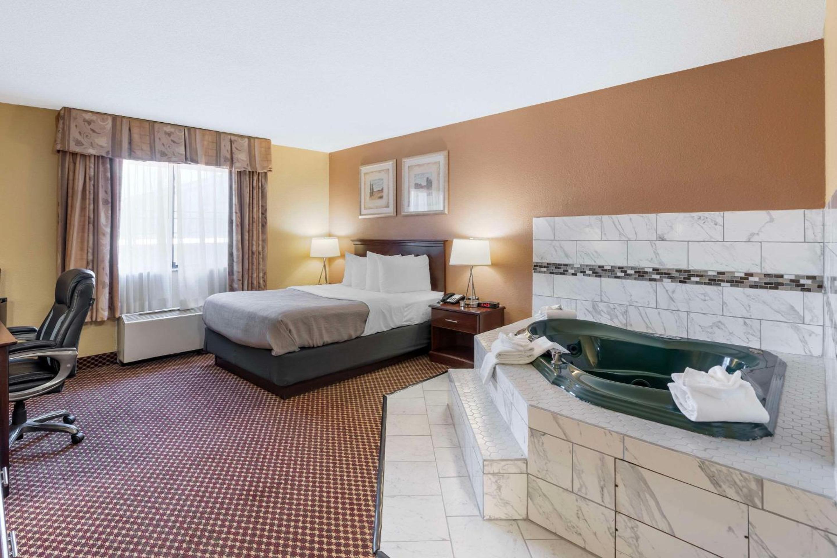 Bloomington Vacations - Quality Inn  Suites Bloomington University Area - Property Image 11